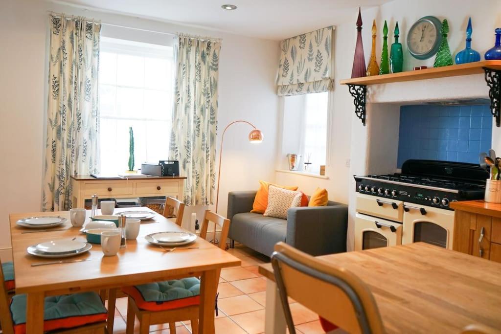 Holiday home Charming Georgian With Terrace